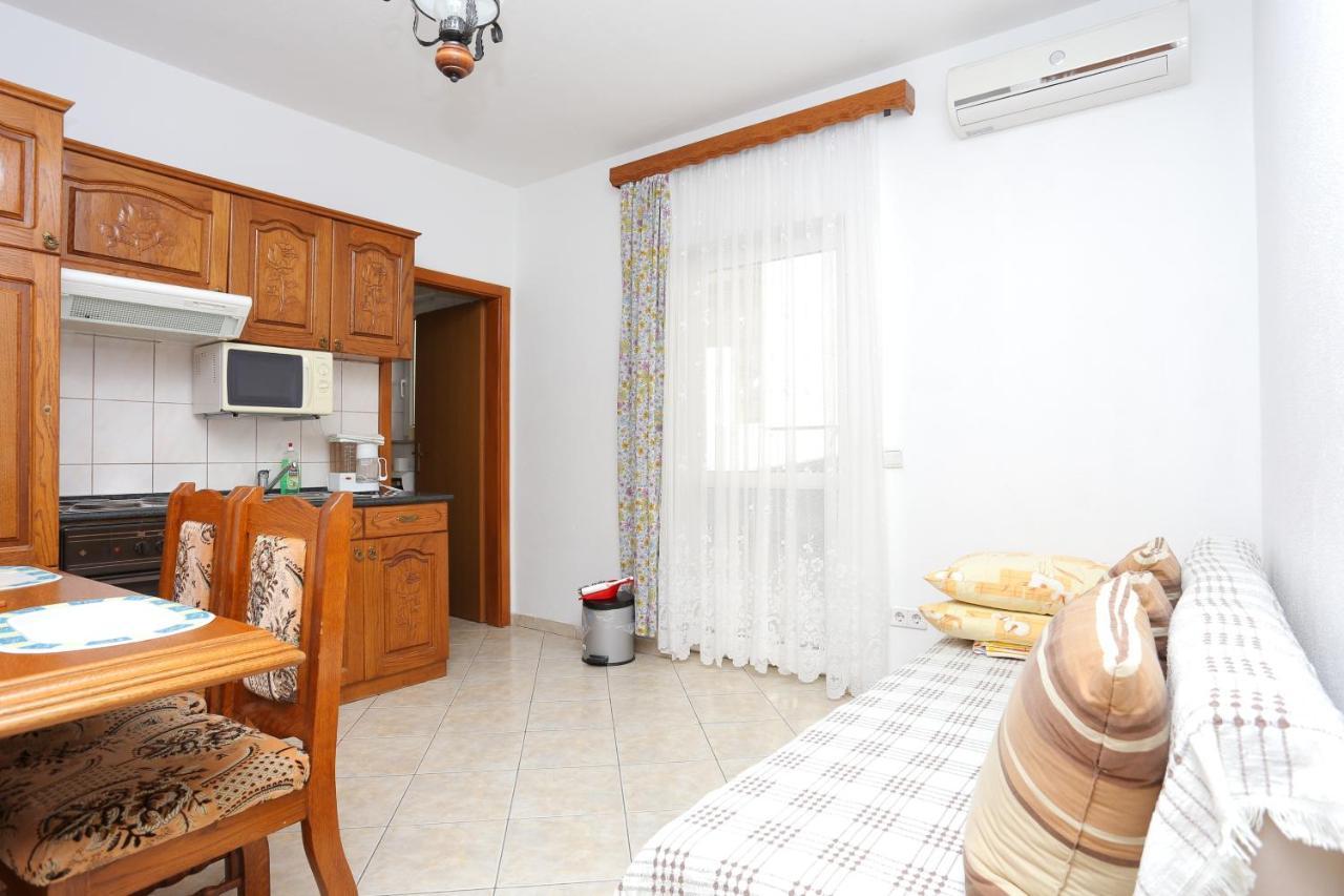 Apartments With A Parking Space Stanici, Omis - 2818 Tice Exterior photo